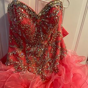 Pre-Owned party dress very good condition
